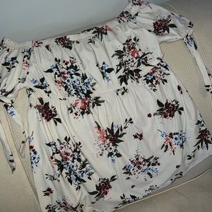 White floral short sleeve